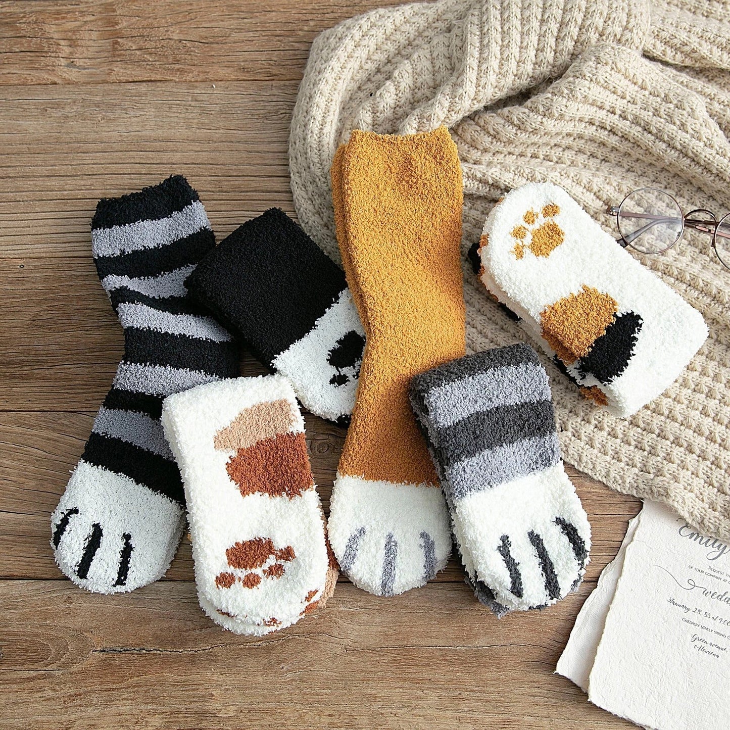 COZY CAT PAW PRINT SOCKS FOR WOMEN