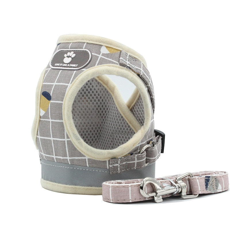 ADJUSTABLE PLAID DOG HARNESS AND LEASH